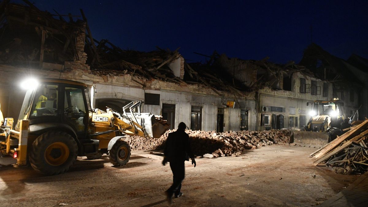 Už 7 mrtvých po silném zemětřesení v Chorvatsku. Česko posílá pomoc